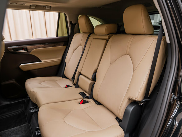 2026 Toyota Highlander IV (XU70), чёрный - вид 16