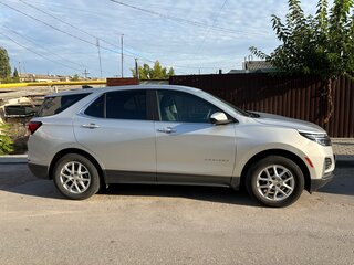 2021 Chevrolet Equinox III Рестайлинг, серебристый, 2350000 рублей, вид 2