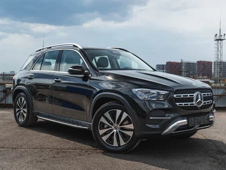 2025 Mercedes-Benz GLE 450 II (V167) Рестайлинг, чёрный, 12990000 рублей, вид 1