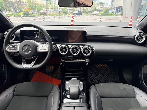 2022 Mercedes-Benz A-Класс 180 Long IV (W177), красный, 2390000 рублей - вид 7