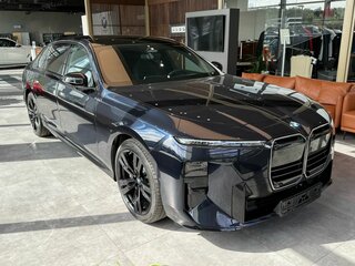 2026 BMW 7 серии 740 xDrive VII (G70) Рестайлинг, чёрный, 24990000 рублей, вид 2