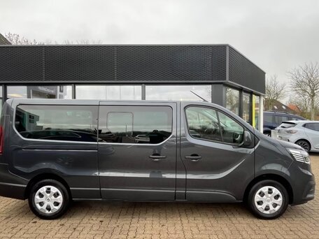 2023 Renault Trafic L2 III Рестайлинг, серый, 3780000 рублей, вид 2