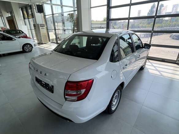 2026 Lada (ВАЗ) Granta I Рестайлинг, белый, 987000 рублей - вид 14