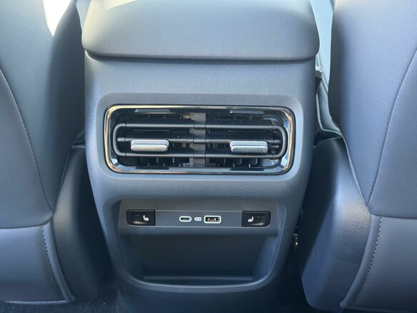 2026 Geely EX5 Гибрид EM-i, серый, 3974990 рублей - вид 22