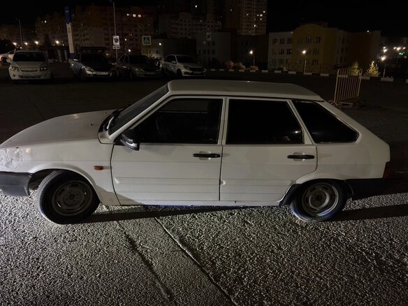 2000 Lada (ВАЗ) 21093i, белый, 150000 рублей - вид 2