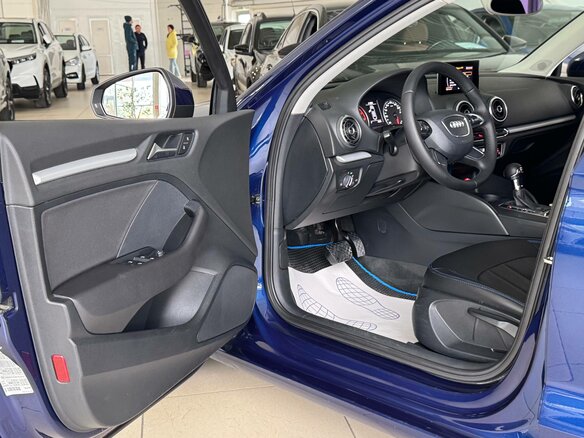 2014 Audi A3 III (8V), синий, 1295000 рублей - вид 8
