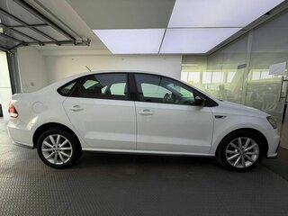 2017 Volkswagen Polo V Рестайлинг, белый, 1210000 рублей, вид 4