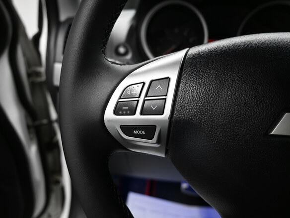 2012 Mitsubishi Lancer X Рестайлинг, белый, 860000 рублей - вид 14