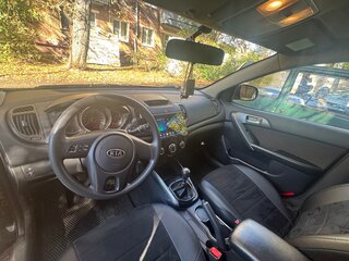 2011 Kia Cerato 6-speed II, чёрный, 900000 рублей, вид 5