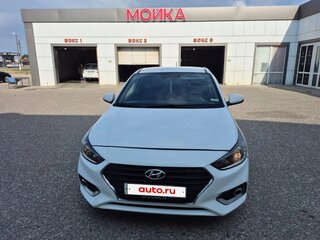 2017 Hyundai Solaris II, белый, 750000 рублей, вид 1