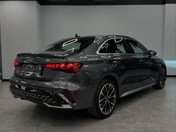 2026 Audi A3 35 TFSI IV (8Y) Рестайлинг, серый, 2850000 рублей - вид 3