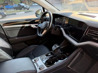 2021 Volkswagen Touareg III, белый, 5668100 рублей, вид 5