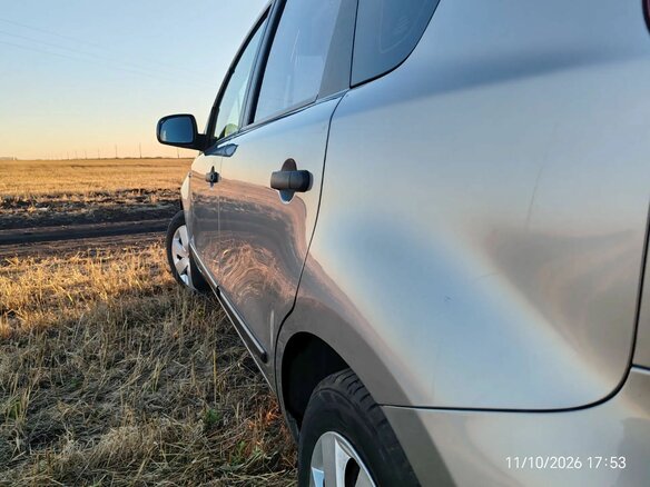 2011 Nissan Note I Рестайлинг, серебристый, 700000 рублей - вид 6