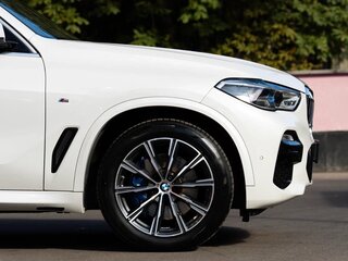 2021 BMW X5 30d IV (G05/G18), белый, 8900000 рублей, вид 3