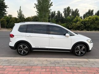2022 Volkswagen Touran Cross L II, белый, 1770000 рублей, вид 4