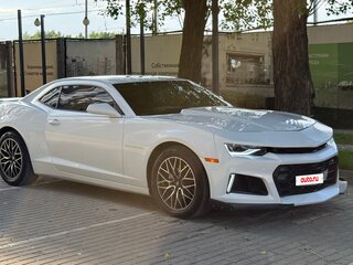 2013 Chevrolet Camaro V Рестайлинг, белый, 2200000 рублей, вид 3
