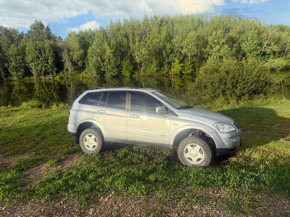2009 SsangYong Kyron 4-speed I Рестайлинг, серебристый, 830000 рублей - вид 3