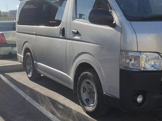 2017 Toyota HiAce H200 Рестайлинг, серый, 3200000 рублей, вид 3