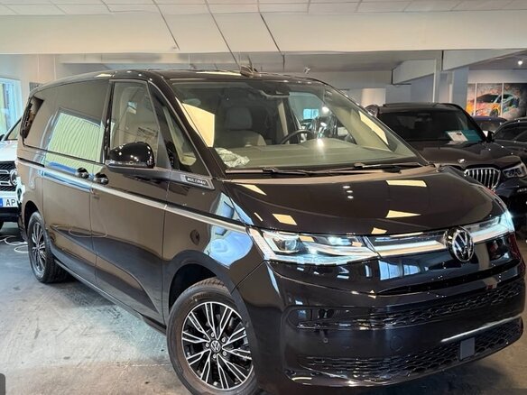2023 Volkswagen Multivan Long T7, чёрный, 5650000 рублей - вид 2