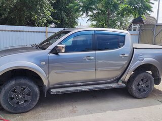 2014 Mitsubishi L200 IV Рестайлинг, серый, 1800000 рублей, вид 3