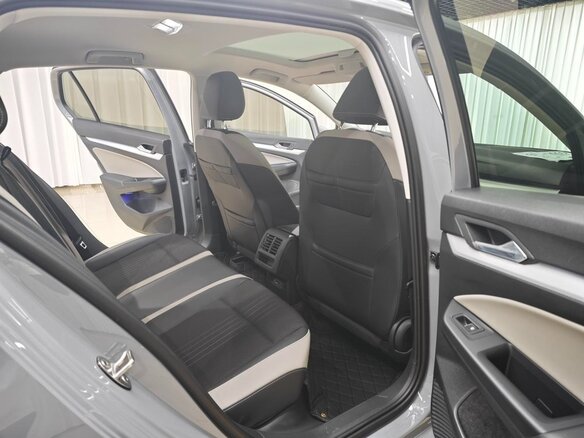2023 Volkswagen Golf VIII, серый, 1790000 рублей - вид 16