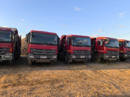 2012 Mercedes-Benz Actros, пурпурный, 4300000 рублей, вид 1