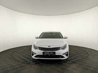 2019 Kia Optima IV Рестайлинг, белый, 2060000 рублей, вид 2