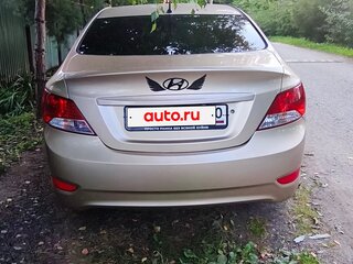 2013 Hyundai Solaris I, бежевый, 740000 рублей, вид 3