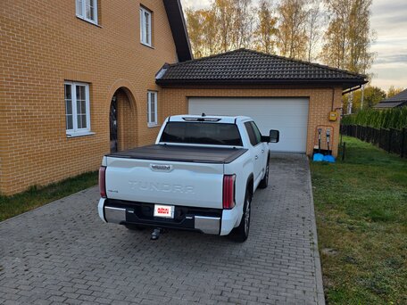2022 Toyota Tundra CrewMax III, белый, 7650000 рублей, вид 4