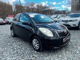 2008 Toyota Yaris II, чёрный, 389000 рублей, вид 3