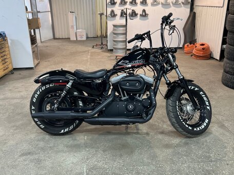 2012 Harley-Davidson Forty-Eight, чёрный, 900000 рублей, вид 3