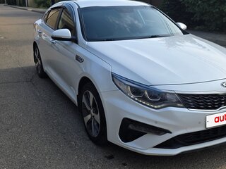 2019 Kia Optima IV Рестайлинг, белый, 1650000 рублей, вид 3