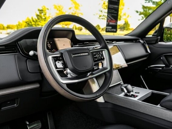 2026 Land Rover Range Rover P615 MHEV Long V, зелёный, 31273020 рублей - вид 13