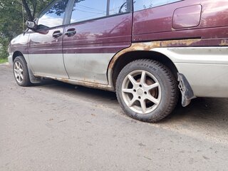 1995 Nissan Prairie Joy II (M11), красный, 150000 рублей, вид 3