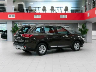 2019 Mitsubishi Outlander III Рестайлинг 3, коричневый, 1950000 рублей, вид 2