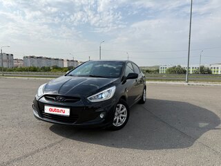2013 Hyundai Solaris I, чёрный, 800000 рублей, вид 4