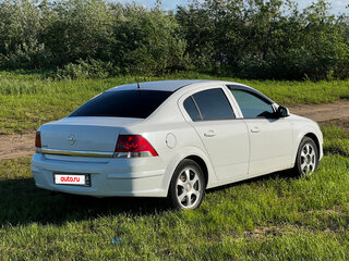2010 Opel Astra H Рестайлинг, белый, 300000 рублей, вид 3