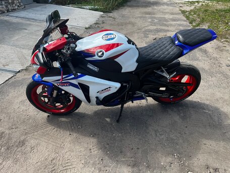 2008 Honda CBR 1000 RR/RA Fireblade, красный, 800000 рублей, вид 4