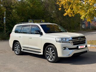 2016 Toyota Land Cruiser 200 Series Рестайлинг 2, белый, 7890000 рублей, вид 5