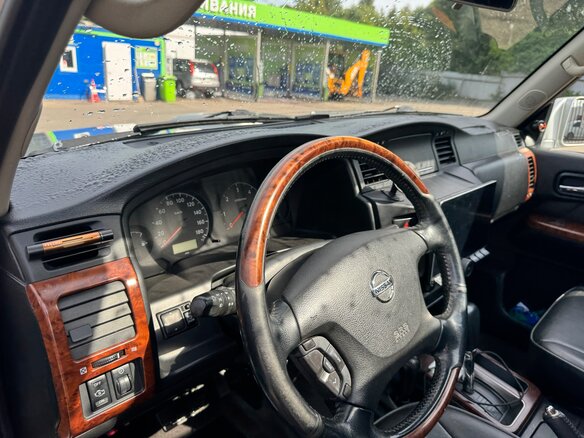 2005 Nissan Patrol V (Y61) Рестайлинг, серебристый, 1110000 рублей - вид 8