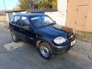 2013 Chevrolet Niva I Рестайлинг, чёрный, 450000 рублей, вид 3