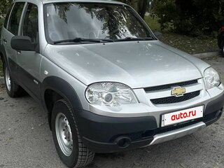 2012 Chevrolet Niva I Рестайлинг, серебристый, 590000 рублей, вид 1