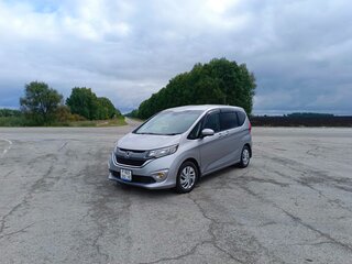 2017 Honda Freed+ II, серебристый, 1500000 рублей, вид 3