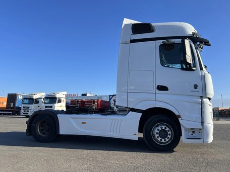 2020 Mercedes-Benz Actros, белый, 4950000 рублей, вид 5