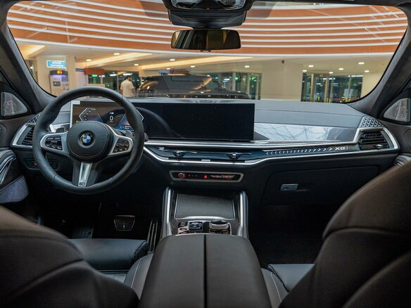 2026 BMW X6 40i III (G06) Рестайлинг, серый, 16390000 рублей - вид 16