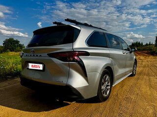 2021 Toyota Sienna IV, серебристый, 4400000 рублей, вид 5