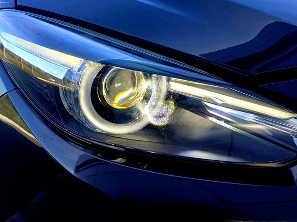 2018 Mazda 3 III (BM) Рестайлинг, чёрный, 1744000 рублей - вид 3
