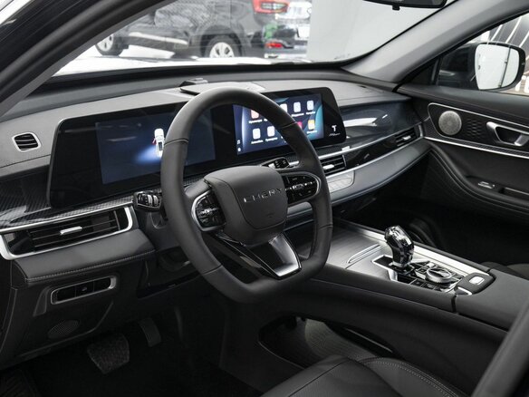 2025 Chery Tiggo 7L I, чёрный - вид 3