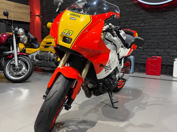2024 Yamaha XSR900, красный, 985000 рублей - вид 6