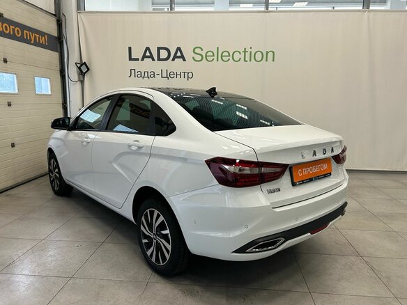 2025 Lada (ВАЗ) Vesta I Рестайлинг (NG), белый, 1749000 рублей - вид 3